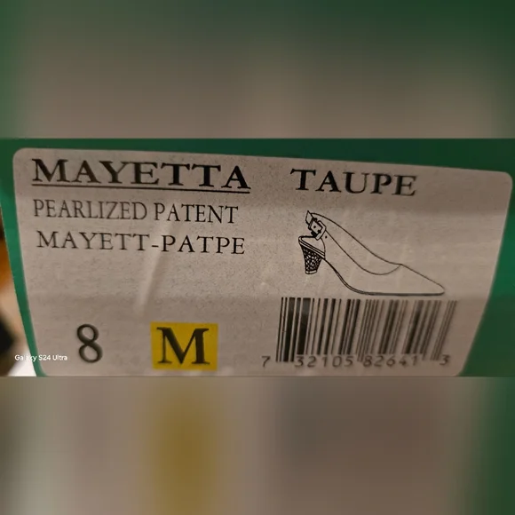 J.Renee Silver Pointed Toe Heels with Glossy Finish - Picture 6 of 6